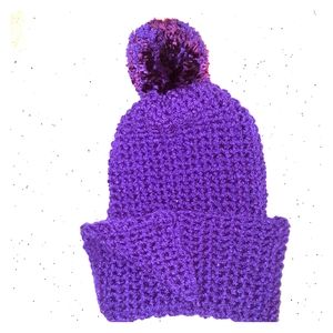 Beanie skull cap w/ pom-pom